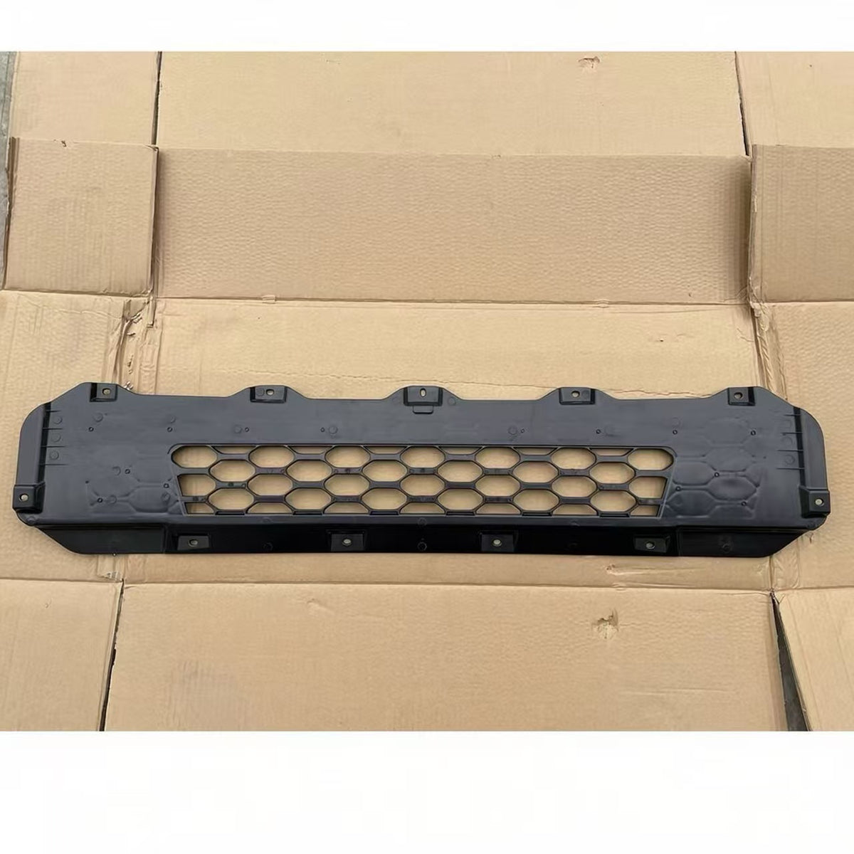 5801690084 Grille for European Iveco 2015 NEW EuroCargo Truck Spare Parts