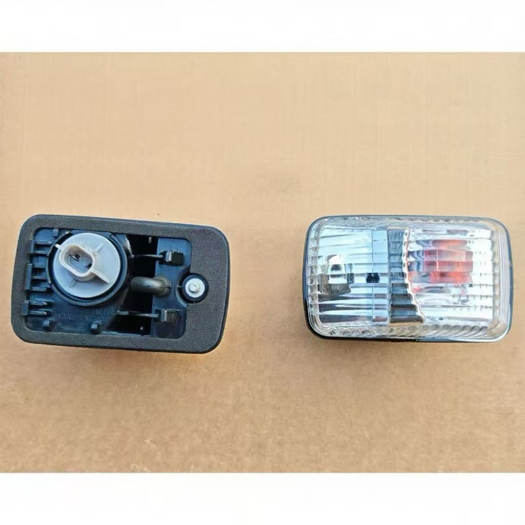 ISUZU DECA360 GXZ360 FVZ300 FXZ360 FVZ360 Truck Spare Body Parts Side Door Lamp with Model NPR New Condition Made of Plastic