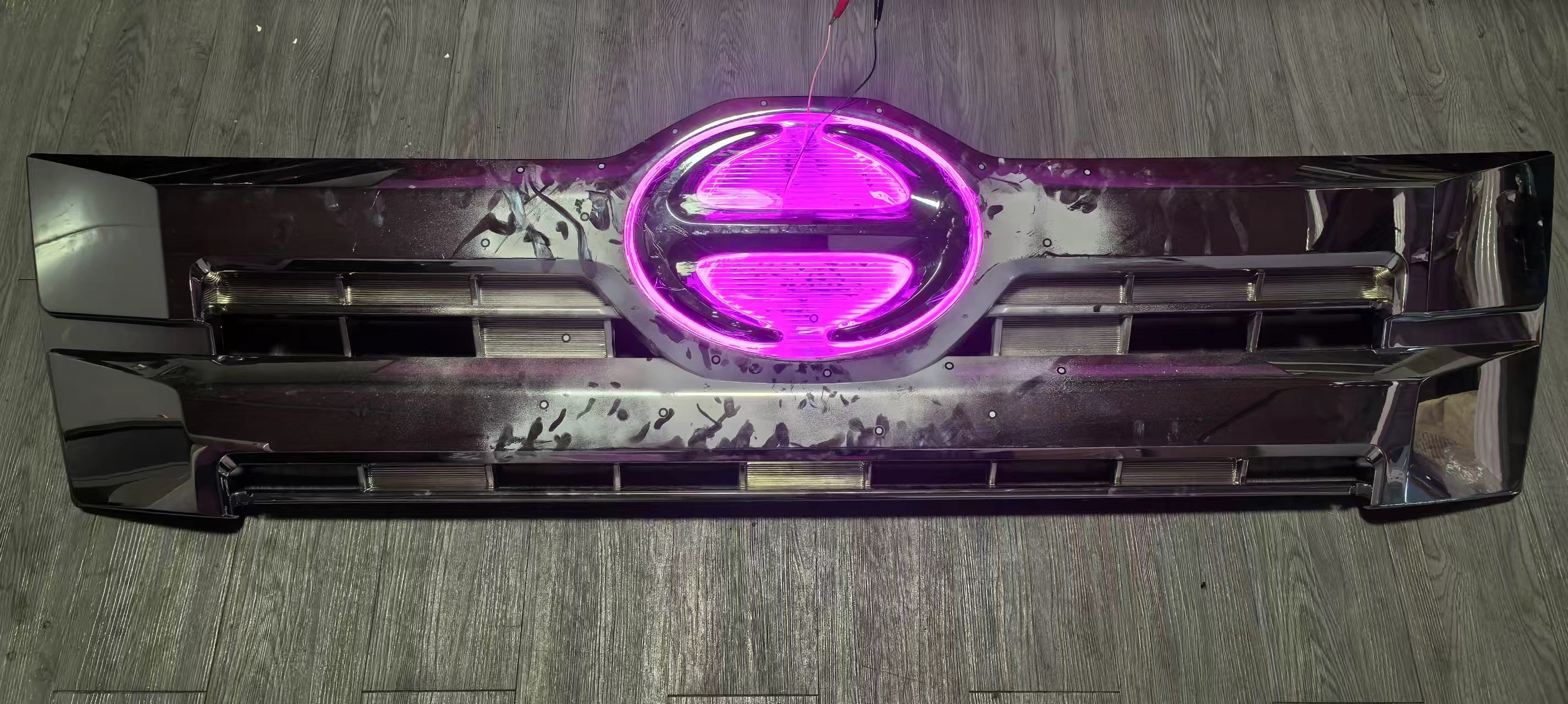 Hino logo Chrome Illuminated Emblem （24v）