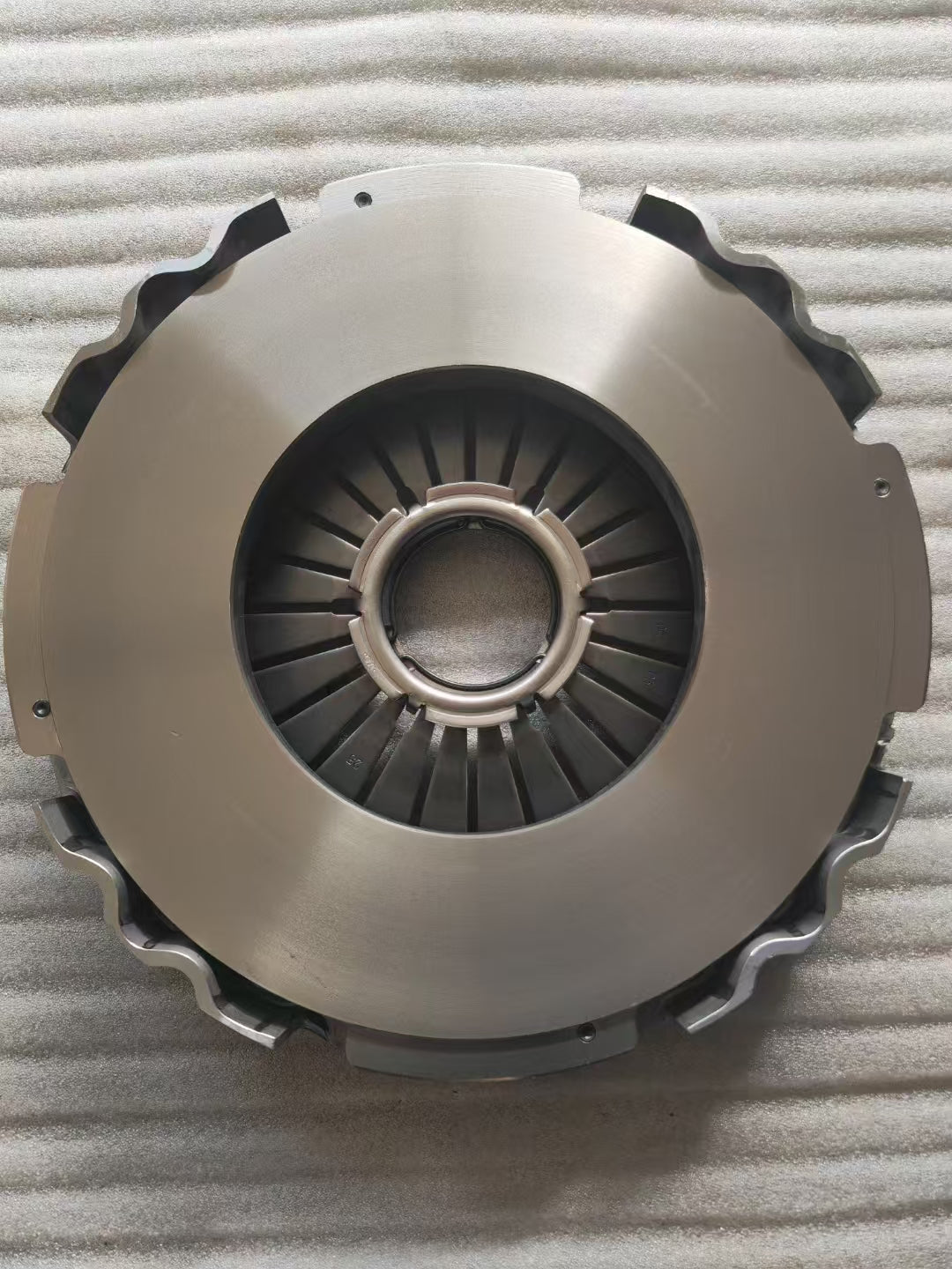 430 Pull-Type Large-Bore (Sinotruk Howo) OEM No. AZ9921160220 Clutch Pressure Plate (43kg)