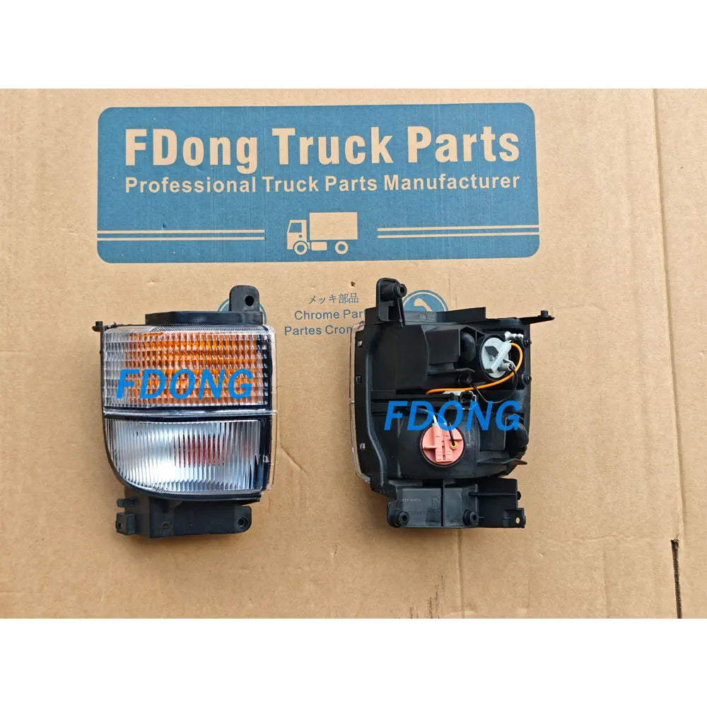 Corner Lamp RH White for NISSAN CWA451 for UD CDA451 CMA451 Truck Spare Body Parts