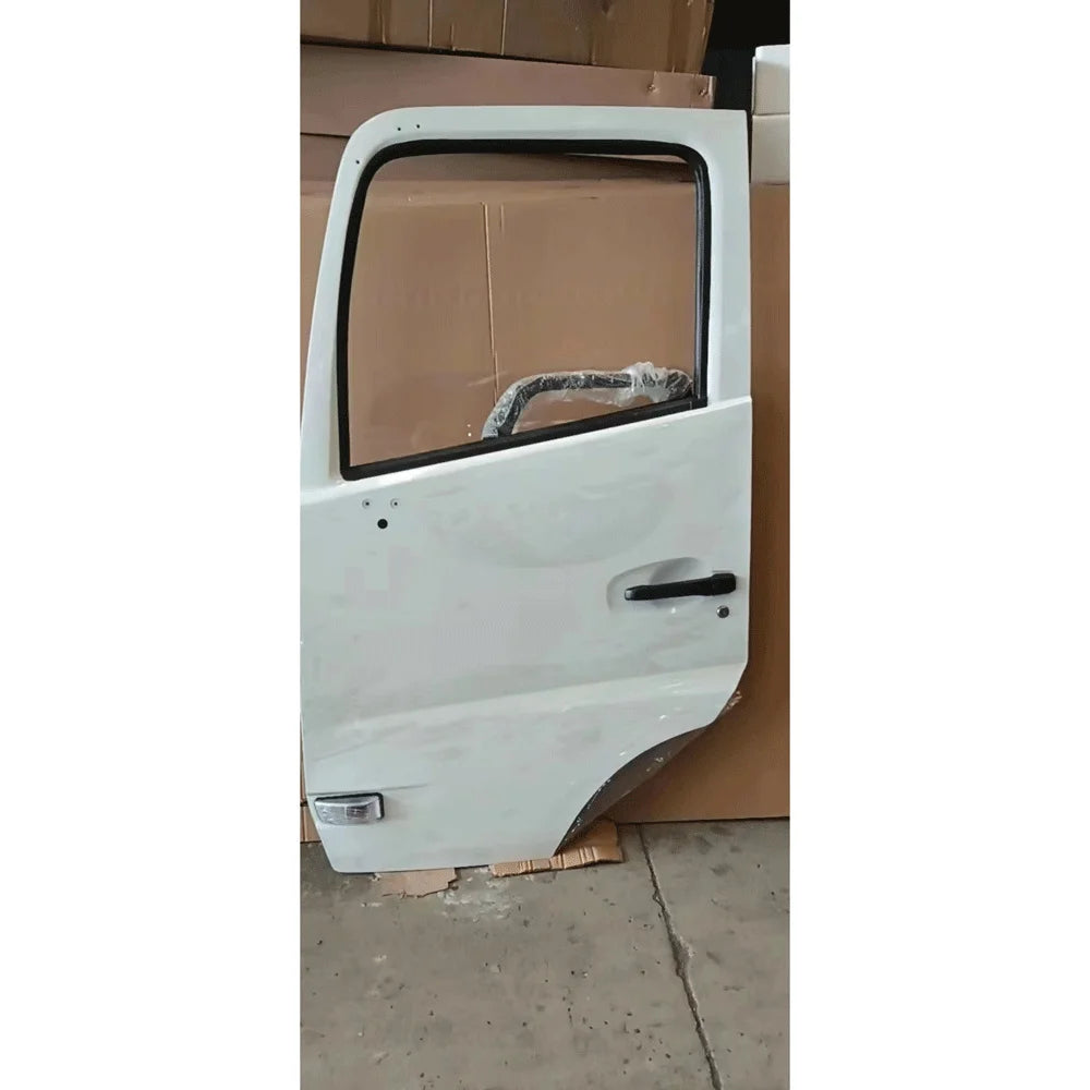 Painted Door LH for Nissan QUON for UD QUON Truck Spare Body Parts