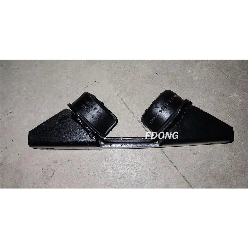 52208-EW011 52208EW011 Rear Cabin Mounting for Japanese Truck Spare Parts