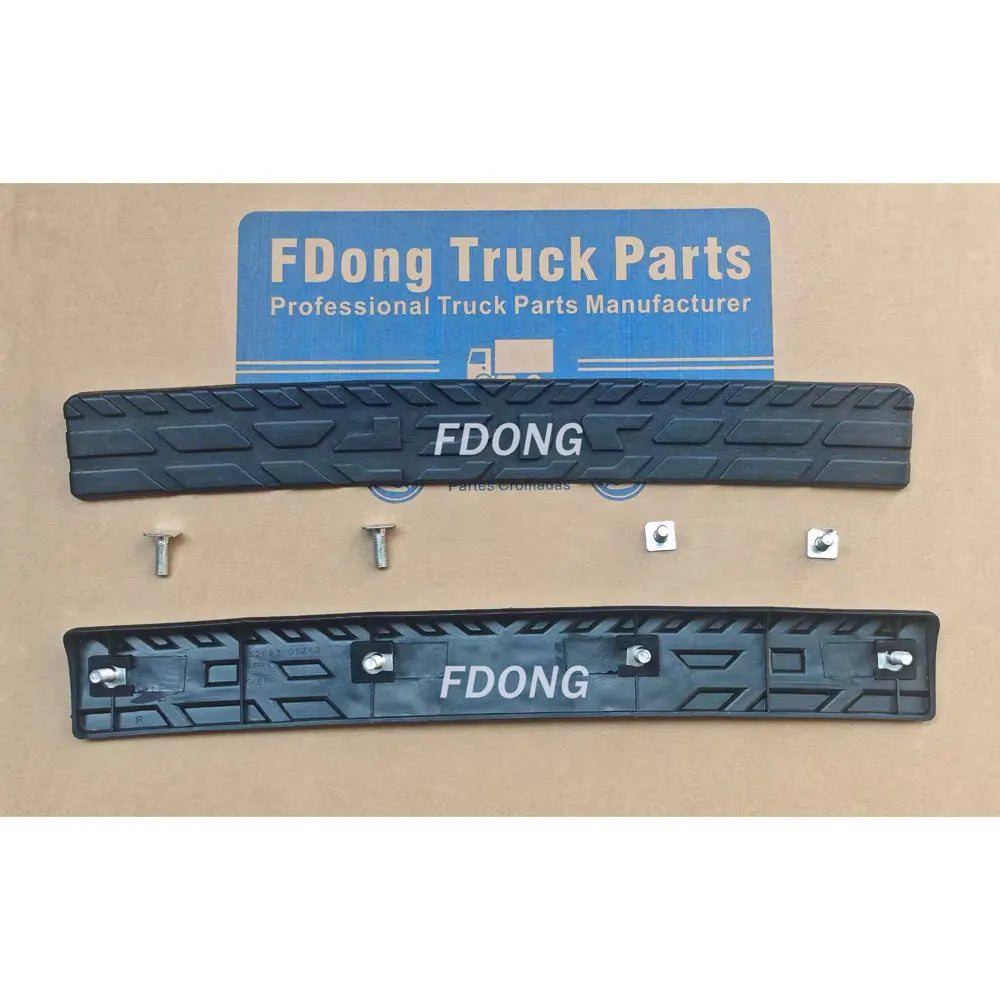 Upper Bumper Step Ganish  LH for NISSAN CWA451 for UD CDA451 CMA451 Truck Spare Body Parts