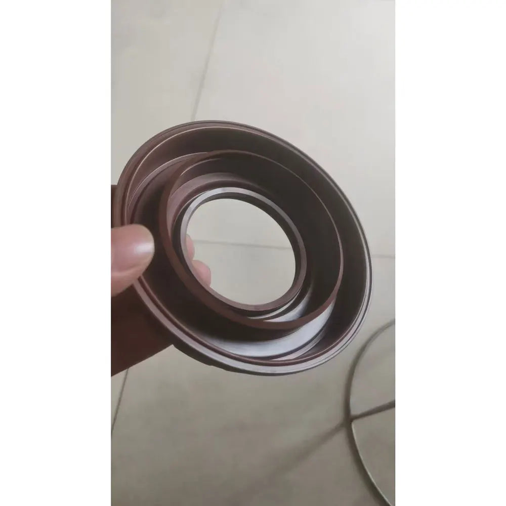 52820-5K800 528205K800 Oil Seal for ISUZU Truck Spare Parts