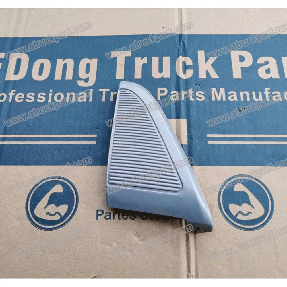 Grlle Reflector RH for NISSAN UD PKB CWM 454 Truck Spare Body Parts