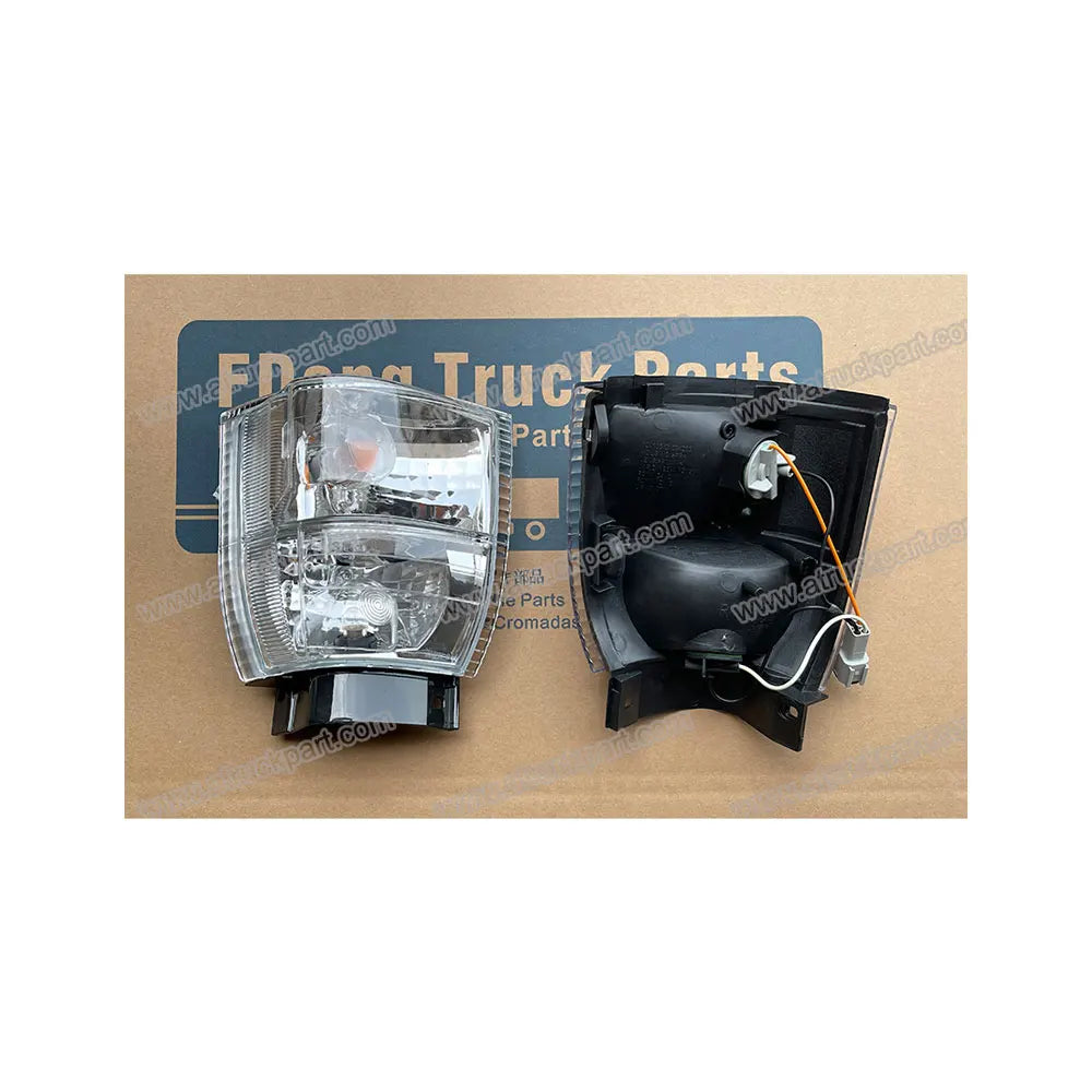 Front Small Lamp(white) Right for NISSAN UD 40 CABSTAR Truck Spare Body Parts