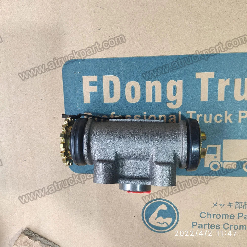 Rear Brake Cylinder Mc889606 for Japanese Truck Spare Parts