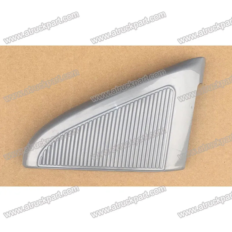 Grlle Reflector LH for NISSAN UD PKB CWM 454 Truck Spare Body Parts