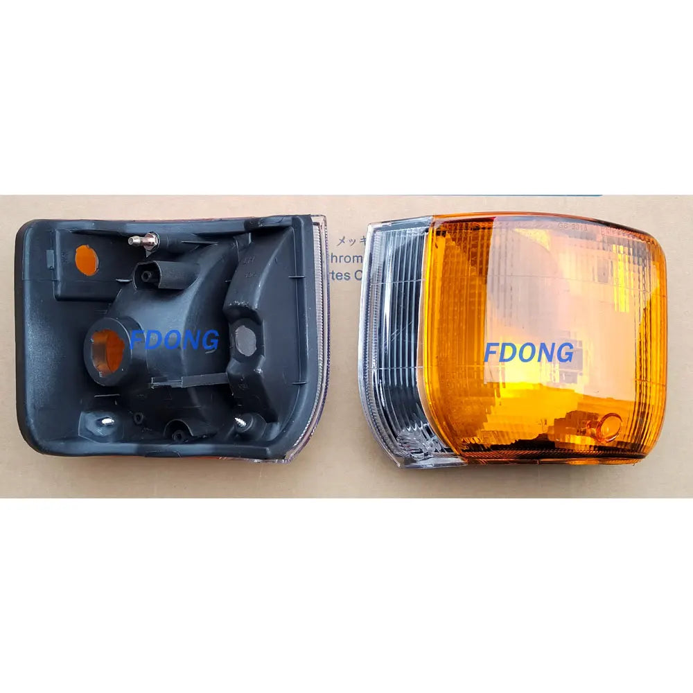 New HINO FC2W FB112 KM777 Truck Spare Body Parts Corner Lamp