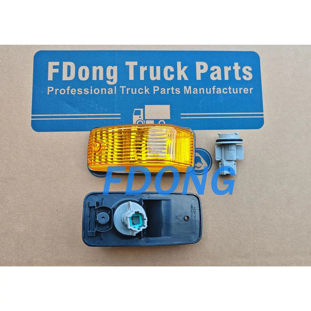 Side Lamp (Yellow) for Nissan QUON for UD QUON Truck Spare Body Parts