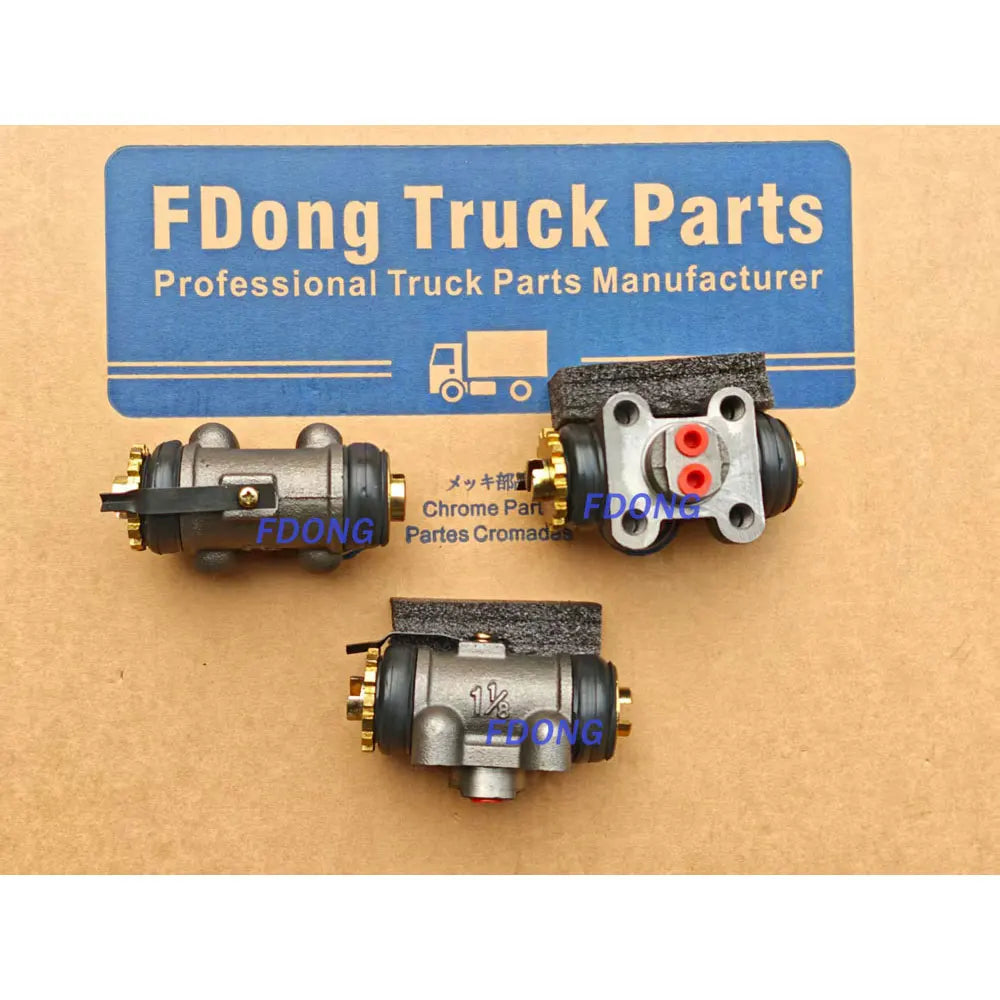 Rear Brake Cylinder MB060581 for Japanese Truck Spare Parts