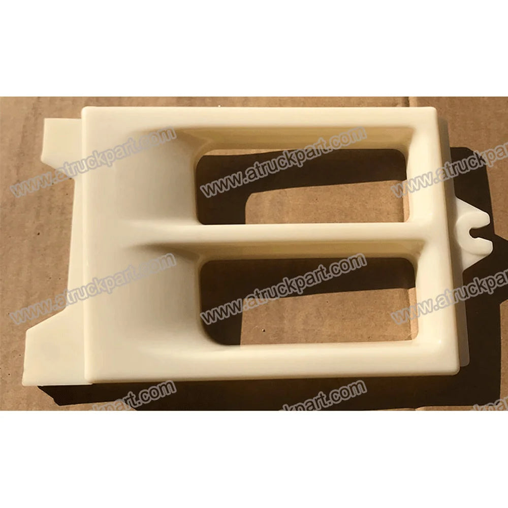 Bumper Garnish RH for Nissan QUON for UD QUON