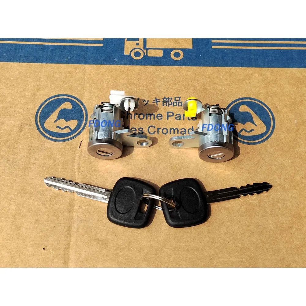 6905135070 6905235070 Door Locks for Japanese Trucks Spare Parts