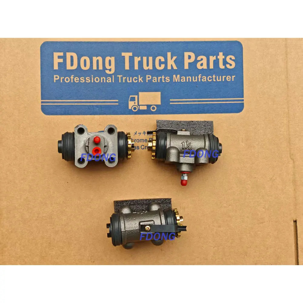 Rear Brake Cylinder Mb060580 for Japanese Truck Spare Parts