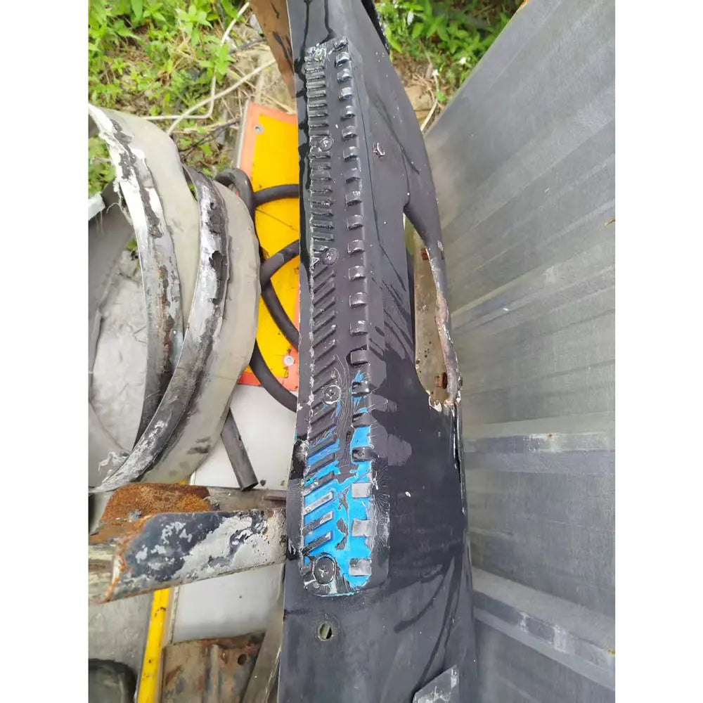 Upper Bumper Step Ganish LH  for NISSAN CWA451 for UD CDA451 CMA451 Truck Spare Body Parts