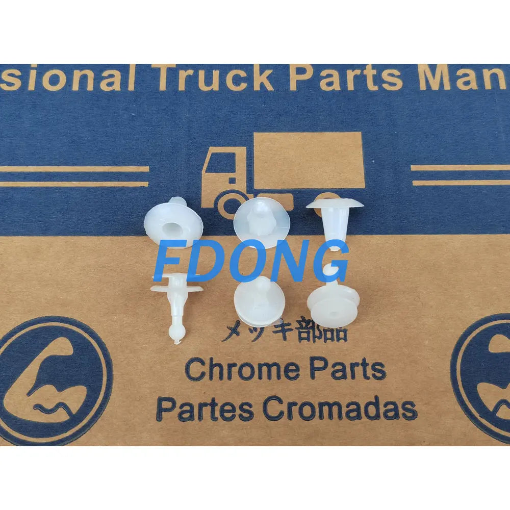 67771-01010 67771-12010 8942264920 9927-40-825 Buckle (white) - 20 Pieces Per Bag for Isuzu FTR FSR 6HK1 Truck Spare Parts
