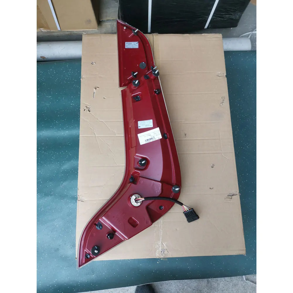 4133-00258 4133-00258 Rear Lamp for ZK Nova Master Bus Coach T12 T13 ZK6907 ZK6128 ZK6138 ZK6117 Bus Spare Parts INSB01-177