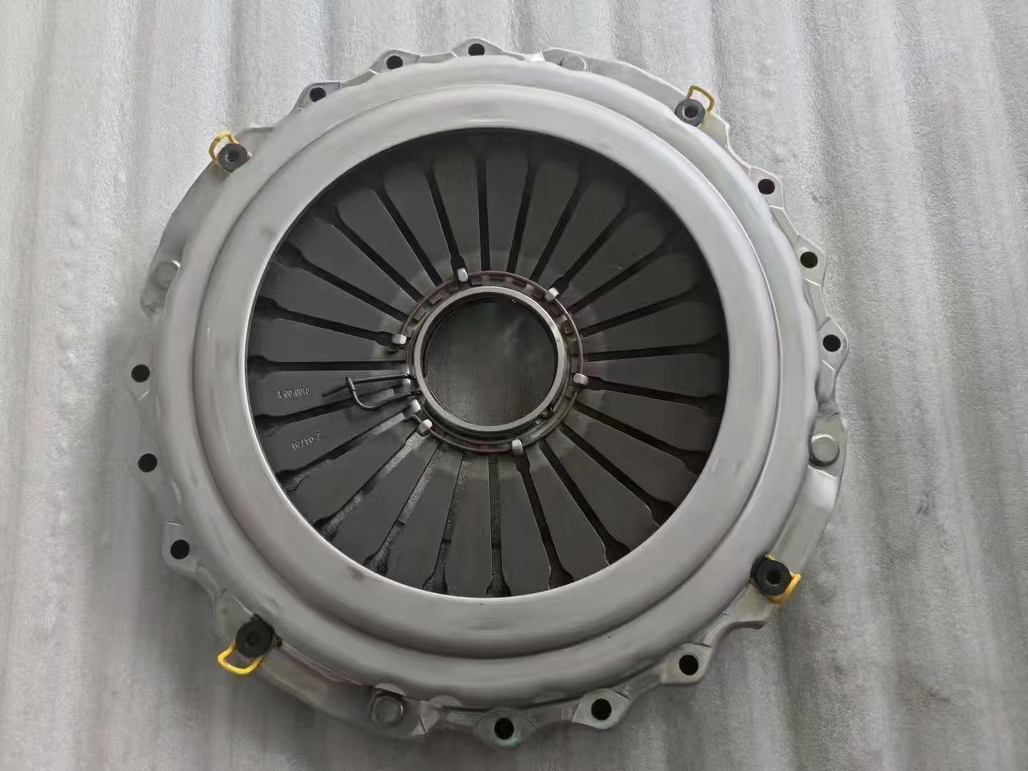 430 Pull-Type Large-Bore (Sinotruk Howo) OEM No. AZ9921160220 Clutch Pressure Plate (43kg)